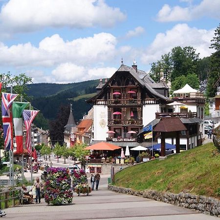 Rita - Atemberaubenden Wasserfaelle Triberg im Schwarzwald Exterior foto